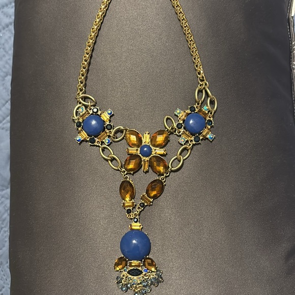 Chocker Style Necklace and Earrings - Picture 2 of 11